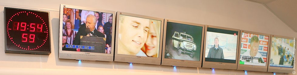 В каком случае исполнение произведения считается публичным?